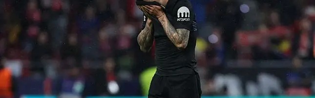 彩票合买-全员卧底？热刺欧冠离大谱 开场22分钟4次失误送礼 22岁门将获0分