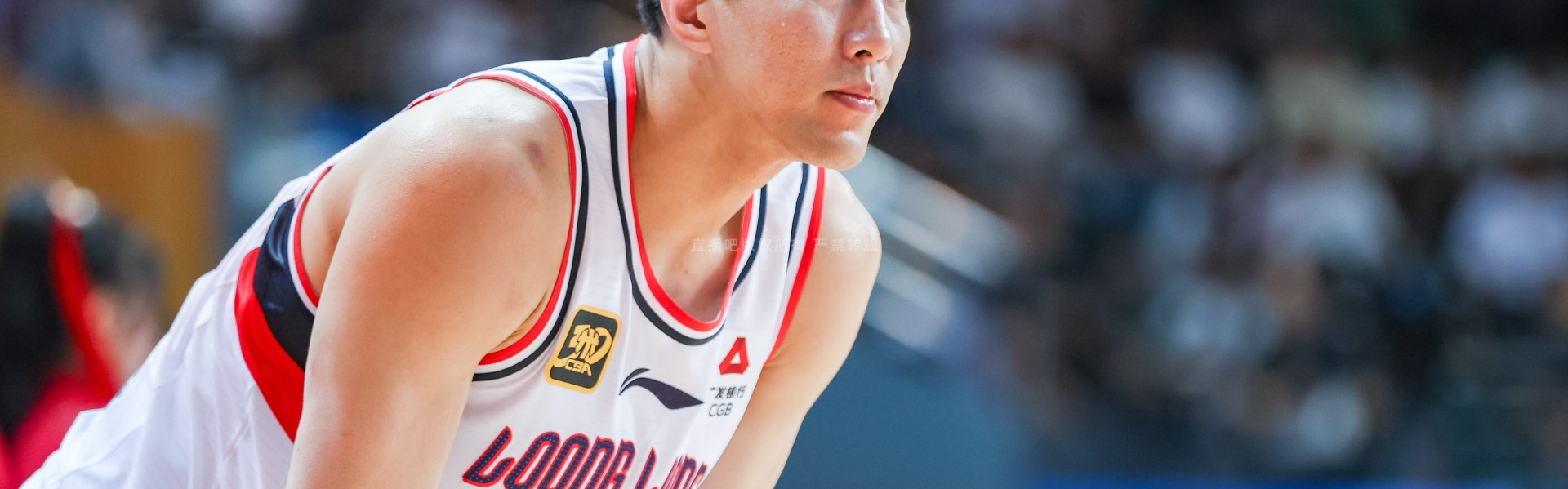 表现不多！郭艾伦半场罚球4中4拿到4分1板2助 2失误