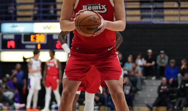 足彩-队友太独了！混音全队仅两人正负值为正 杨瀚森+13全队最高