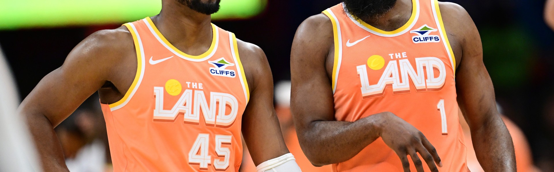 足彩-张佳玮：猛龙躲开了克星尼克斯 但哈登也是猛龙杀手且还有米切尔